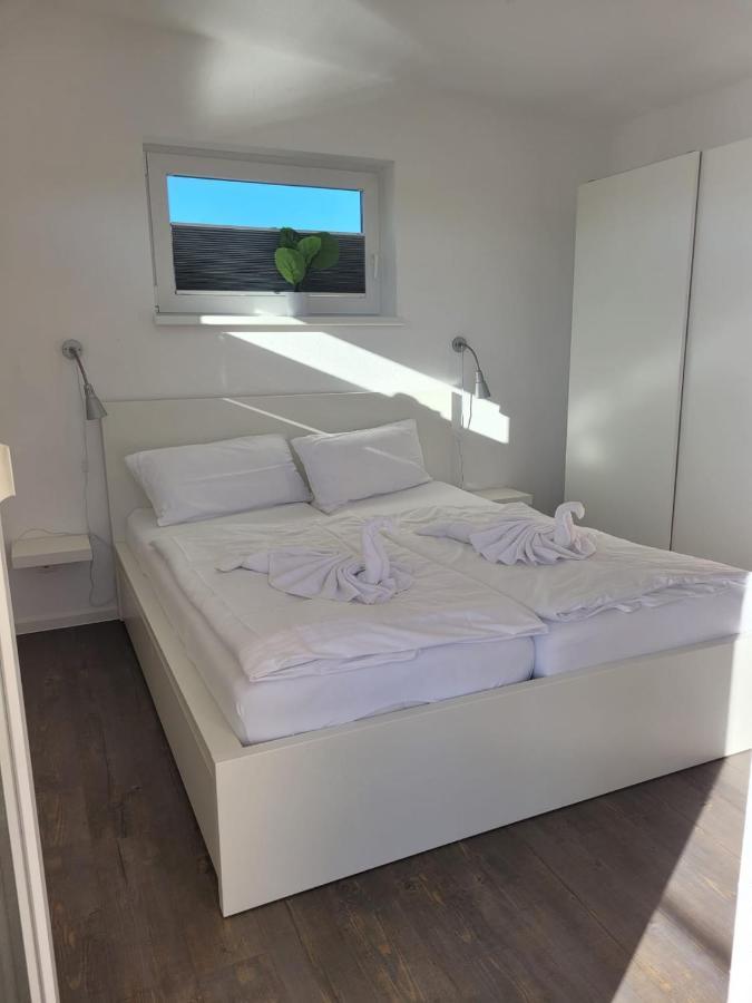 Hotel 4 Sterne Dtv Floating House Kröslin Exteriér fotografie