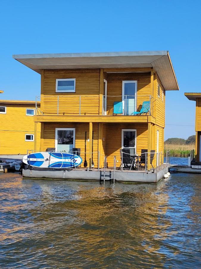 Hotel 4 Sterne Dtv Floating House Kröslin Exteriér fotografie